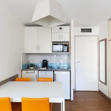 Appartement Rio - Ideal Congres-200 M Plages - App 6pers- Climatise, Terrasse, Piscine, Parking